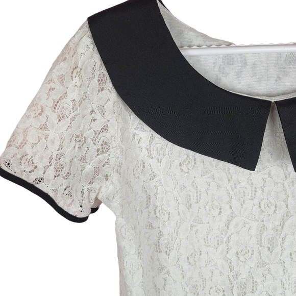 CottageCore Peter Pan collar lace top - Picture 4 of 4